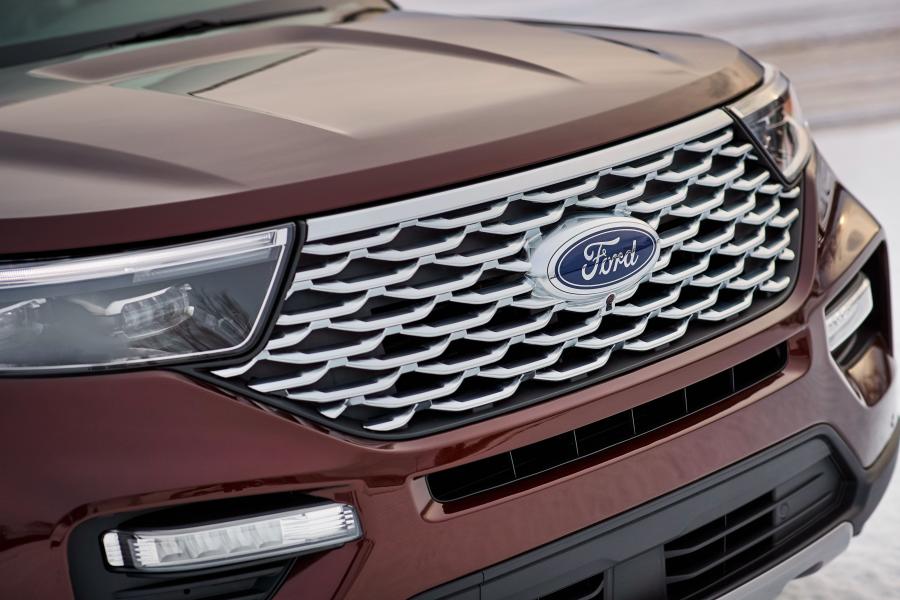 Детали экстерьера Ford Explorer Platinum 2019 года  (фото 17 из 17)